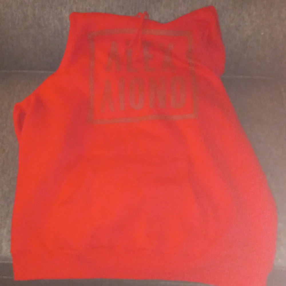PRICE DROP🟥MEN RED HOODIE 🩸🟥 - Picture 4 of 11